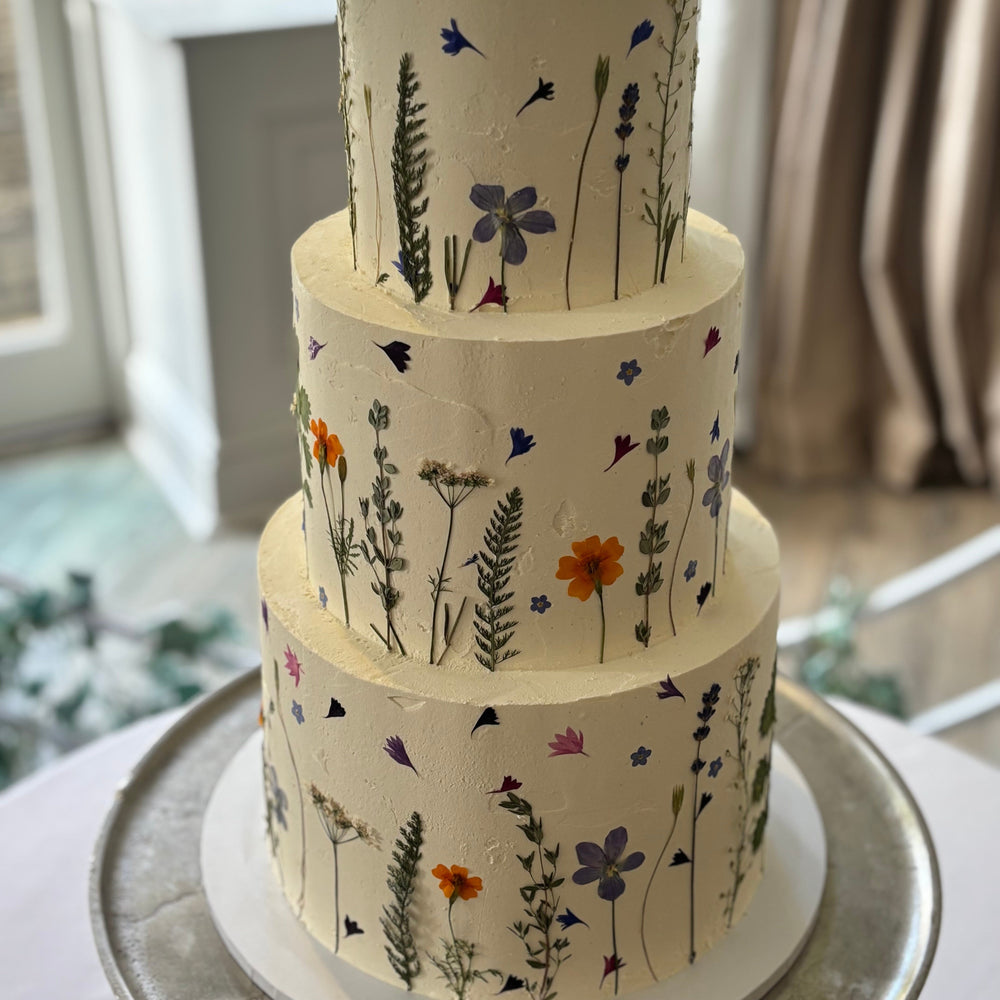 Beautiful Dried Pressed Flower Wedding Cakes