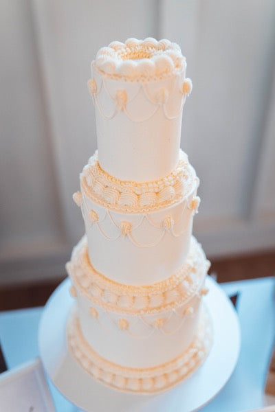 Lambeth Style Wedding cake at Hyde House - Image by Emily Collett Photography